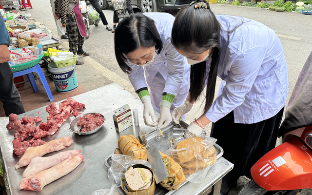 Bộ Y tế tăng cường bảo đảm an toàn thực phẩm dịp Tết Nguyên đán và mùa Lễ hội Xuân 2026 - Ảnh 1.