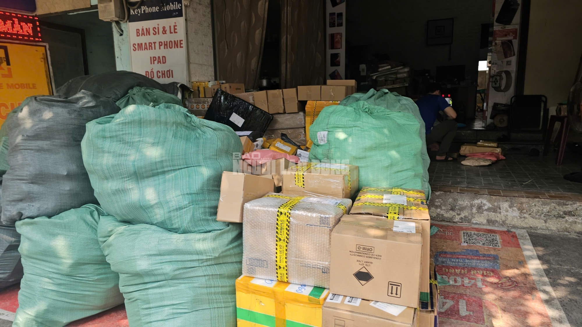 Những lưu ý quan trọng khi mua hàng online và gửi chuyển phát nhanh Tết 2026 - Ảnh 2. Những lưu ý quan trọng khi mua hàng online và gửi chuyển phát nhanh Tết 2026 - Ảnh 2.