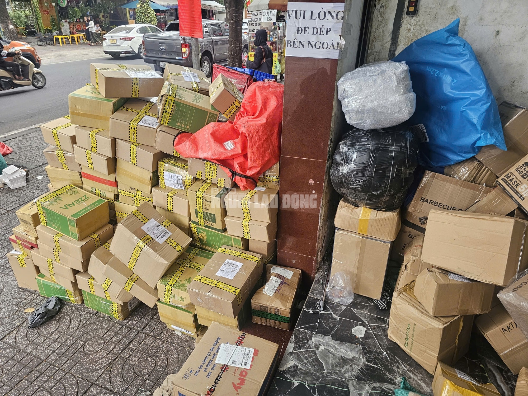 Những lưu ý quan trọng khi mua hàng online và gửi chuyển phát nhanh Tết 2026 - Ảnh 3. Những lưu ý quan trọng khi mua hàng online và gửi chuyển phát nhanh Tết 2026 - Ảnh 3.