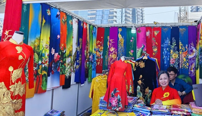 Cơn sốt áo dài Tết 2026: 2 Triệu đơn hàng trên TikTok Shop bùng nổ doanh số - Ảnh 4.