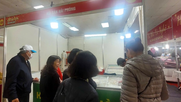 Đặc sản 3 miền Nổi bật Tại hội chợ Tết 2026 ở Hà Nội - Ảnh 2. Đặc sản 3 miền Nổi bật Tại hội chợ Tết 2026 ở Hà Nội - Ảnh 2.