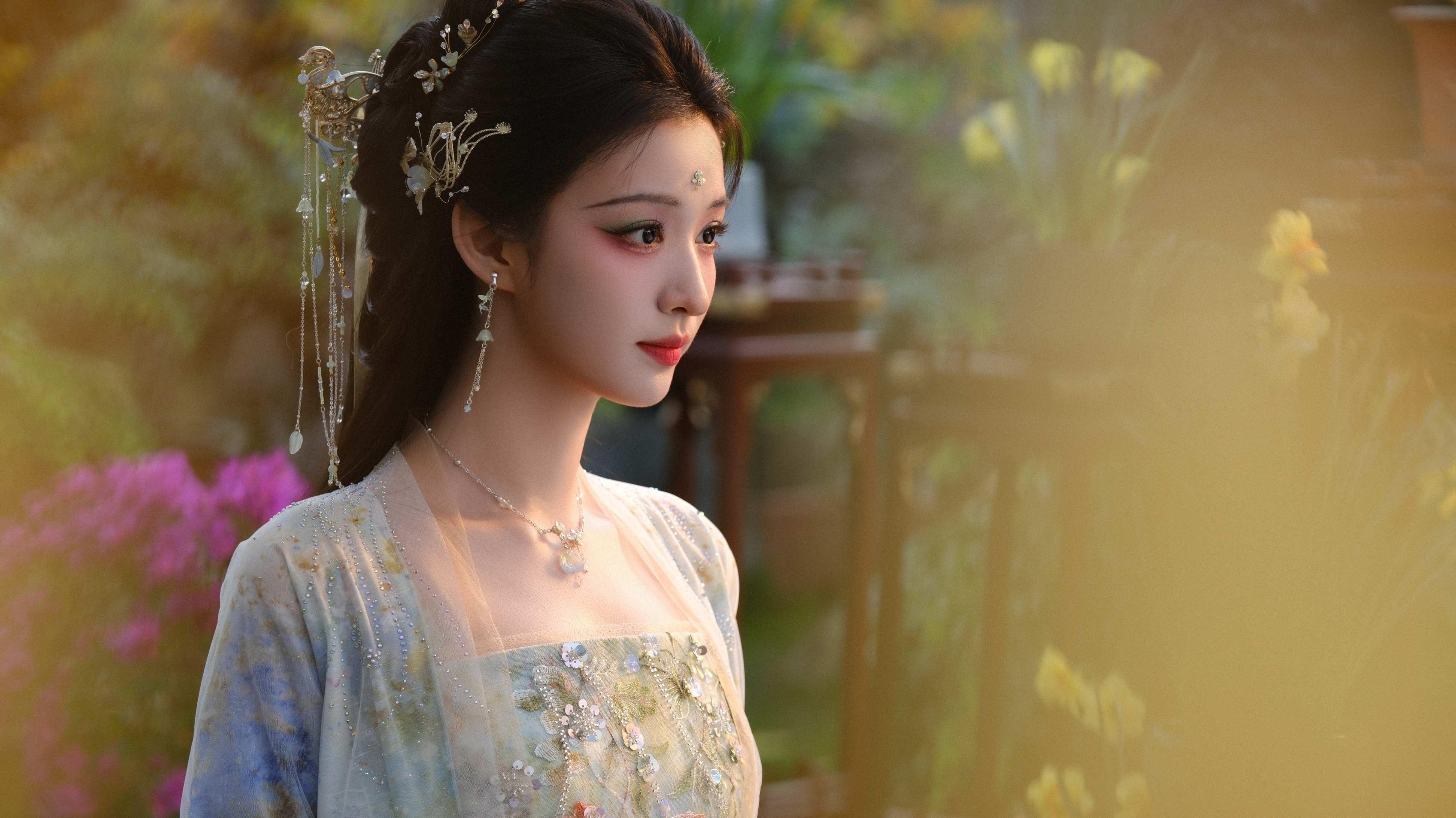 Vuong So Nhien anh 3