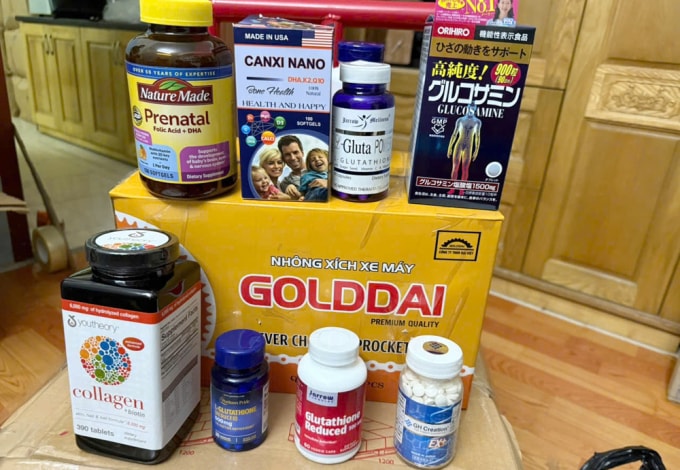 Một trong số thực phẩm chức năng bị thu giữ. Ảnh: CACC