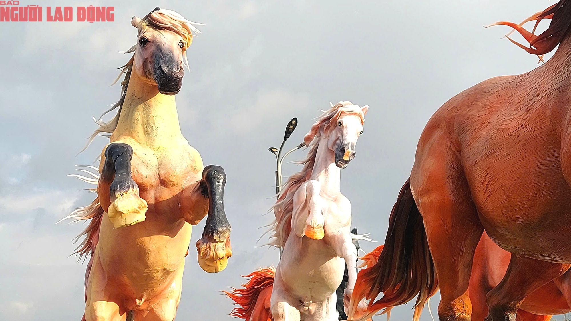 Linh vật ngựa độc đáo ở Quảng Trị do nghệ nhân Đinh Văn Tâm chế tác - Ảnh 14.