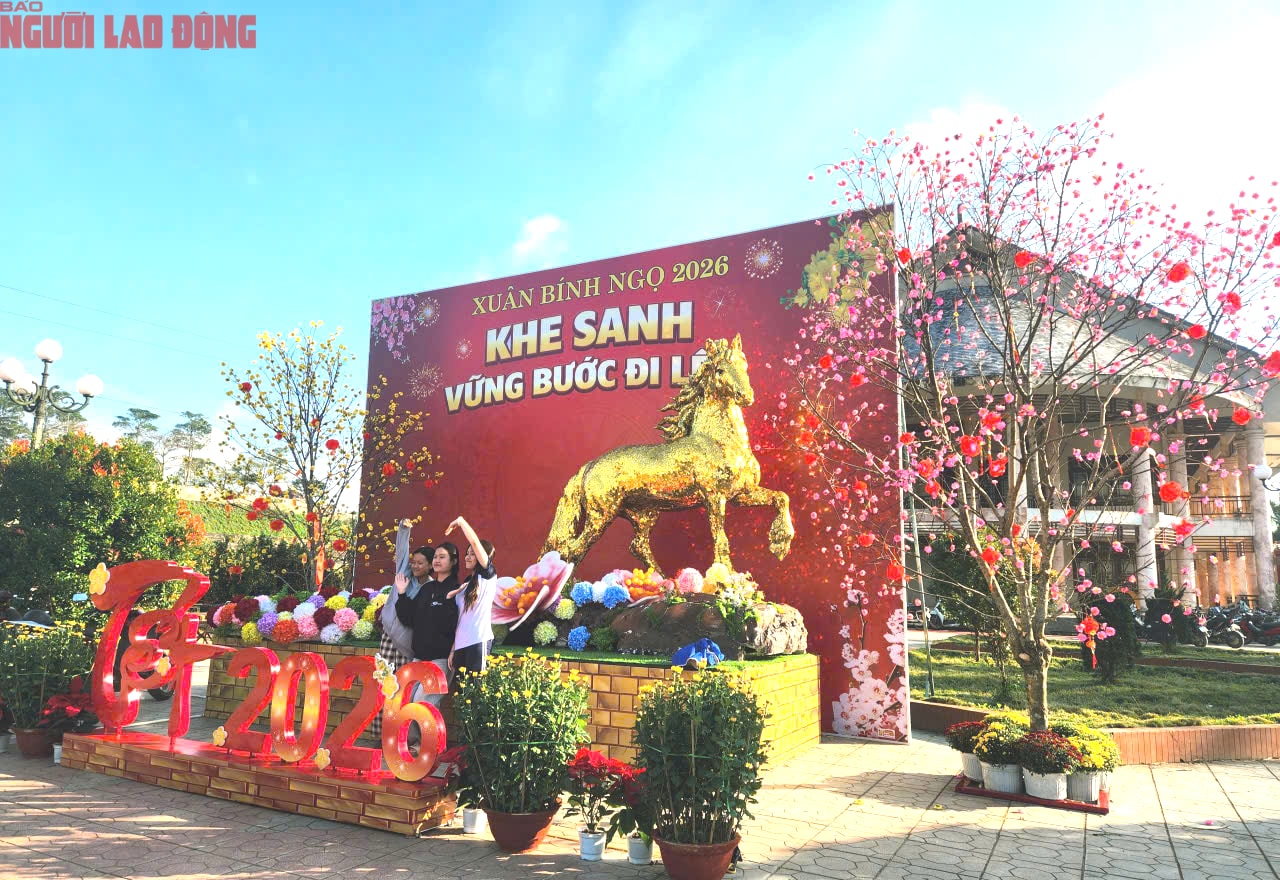 Cùng ngắm loạt linh vật ngựa ở Quảng Trị do nghệ nhân Đinh Văn Tâm chế tác - Ảnh 1.