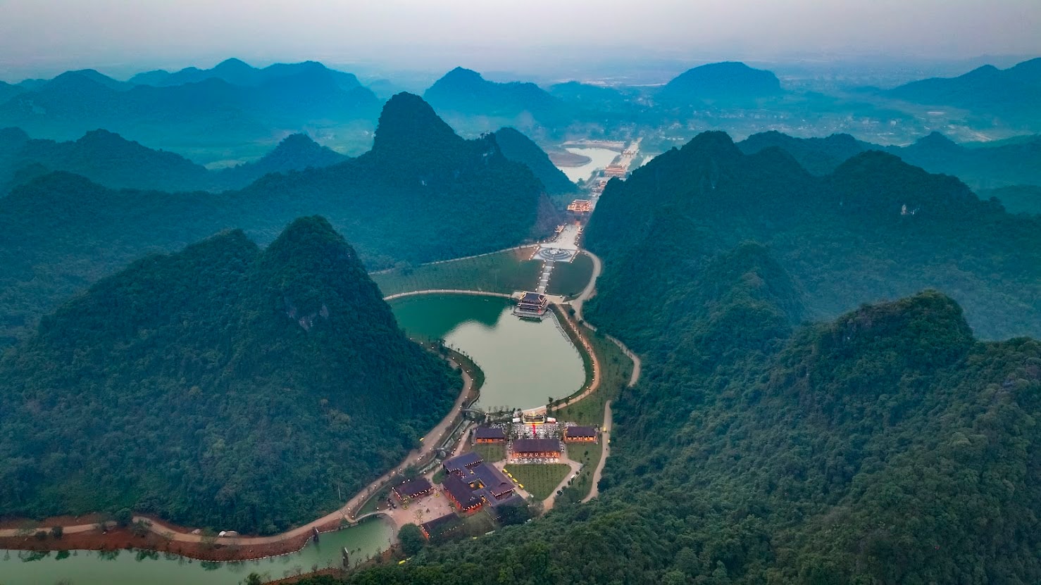 Điểm du lịch mới đẹp như "Phượng Hoàng cổ trấn" ở Ninh Bình - Ảnh 1.