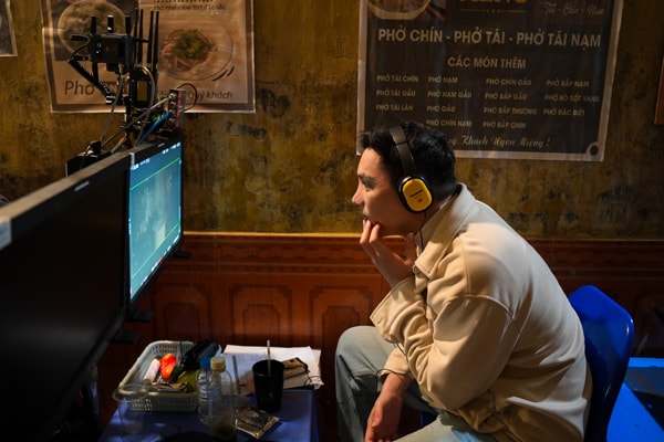 Người đứng đằng sau phim Tết chiếu mùng Một có sự xuất hiện của Xuân Hinh là ai?- Ảnh 2. Người đứng đằng sau phim Tết chiếu mùng Một có sự xuất hiện của Xuân Hinh là ai?- Ảnh 2.