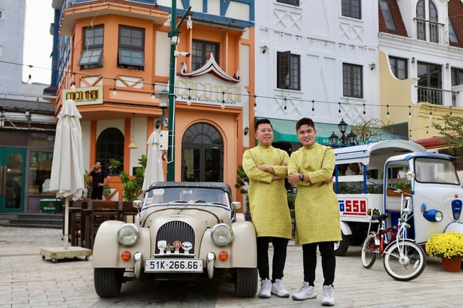 Du khách thích thú check-in dàn xe cổ của dân chơi TPHCM- Ảnh 10.