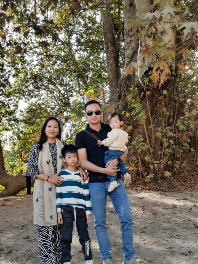 Gia đình chị Ngọc Huyền ở Iraq, tháng 12/2025. Ảnh: Nhân vật cung cấp