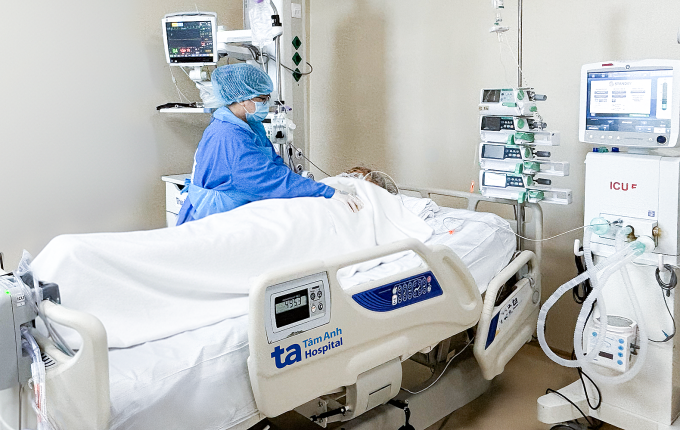Người bệnh được chăm sóc tại khoa ICU. Ảnh: Bệnh viện Đa khoa Tâm Anh