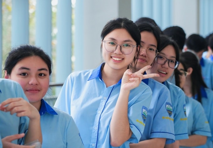 Học sinh trường THPT Chi Lăng, Gia Lai, tham quan trường Đại học Kinh tế - Luật, ngày 15/1. Ảnh: UEL