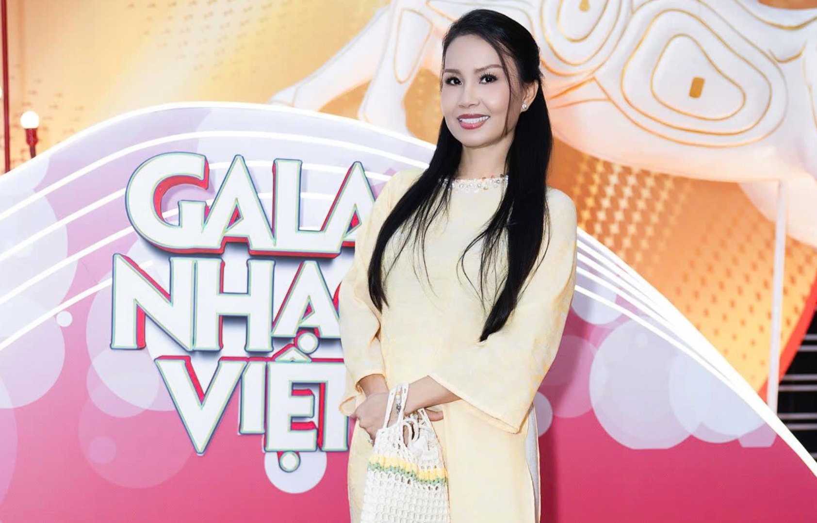 Ca sĩ Cẩm Ly có 14 năm tham gia 