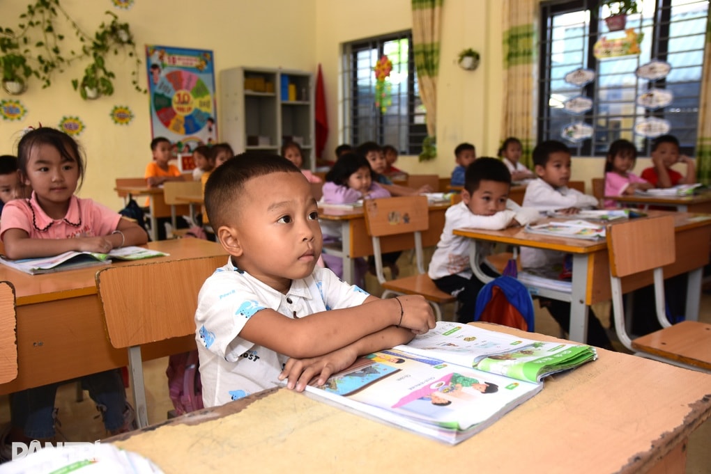 Mắc bệnh hiểm nghèo, bé trai vùng cao nguy cơ dang dở việc học - 4