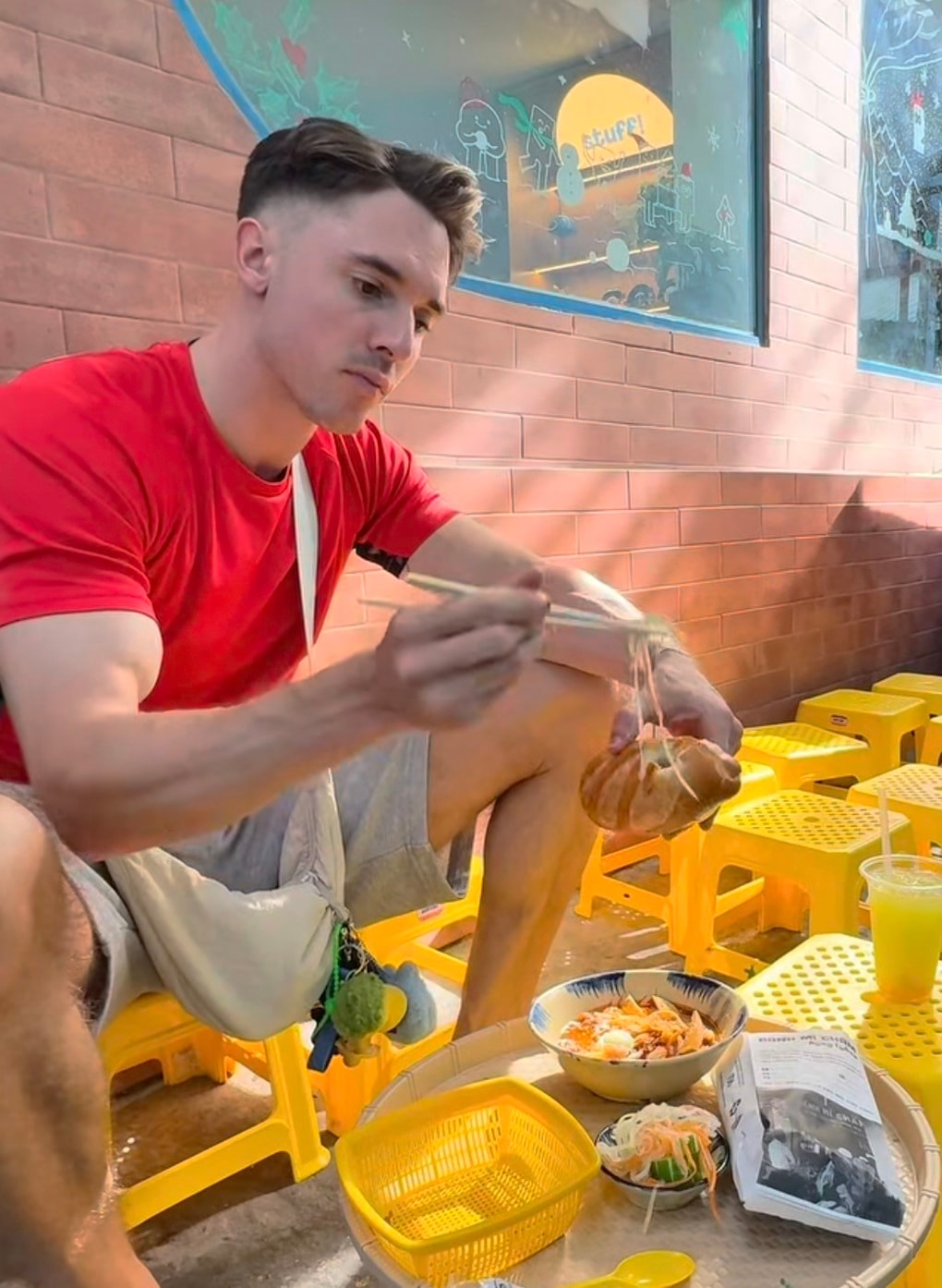 Chàng trai Đức đi khắp TPHCM tìm ổ bánh mì ngon nhất, kết quả gây bất ngờ - 1 Chàng trai Đức đi khắp TPHCM tìm ổ bánh mì ngon nhất, kết quả gây bất ngờ - 1