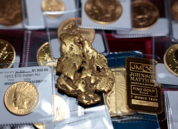 Vàng miếng, xu và vàng khối tại Witter Coins (San Francisco, Mỹ). Ảnh: AFP