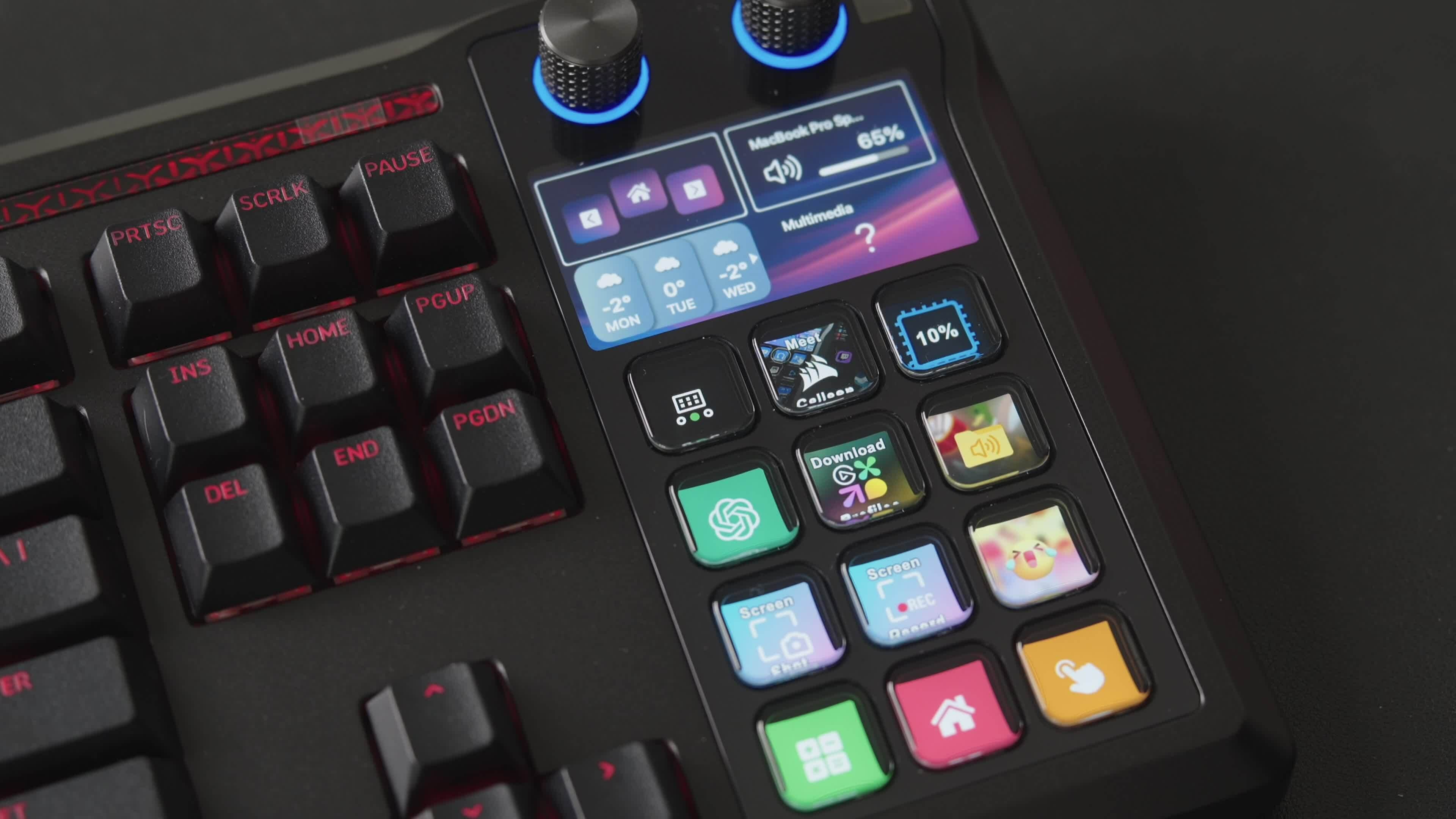 Bàn phím cơ có màn hình giá 9,3 triệu đồng của Corsair