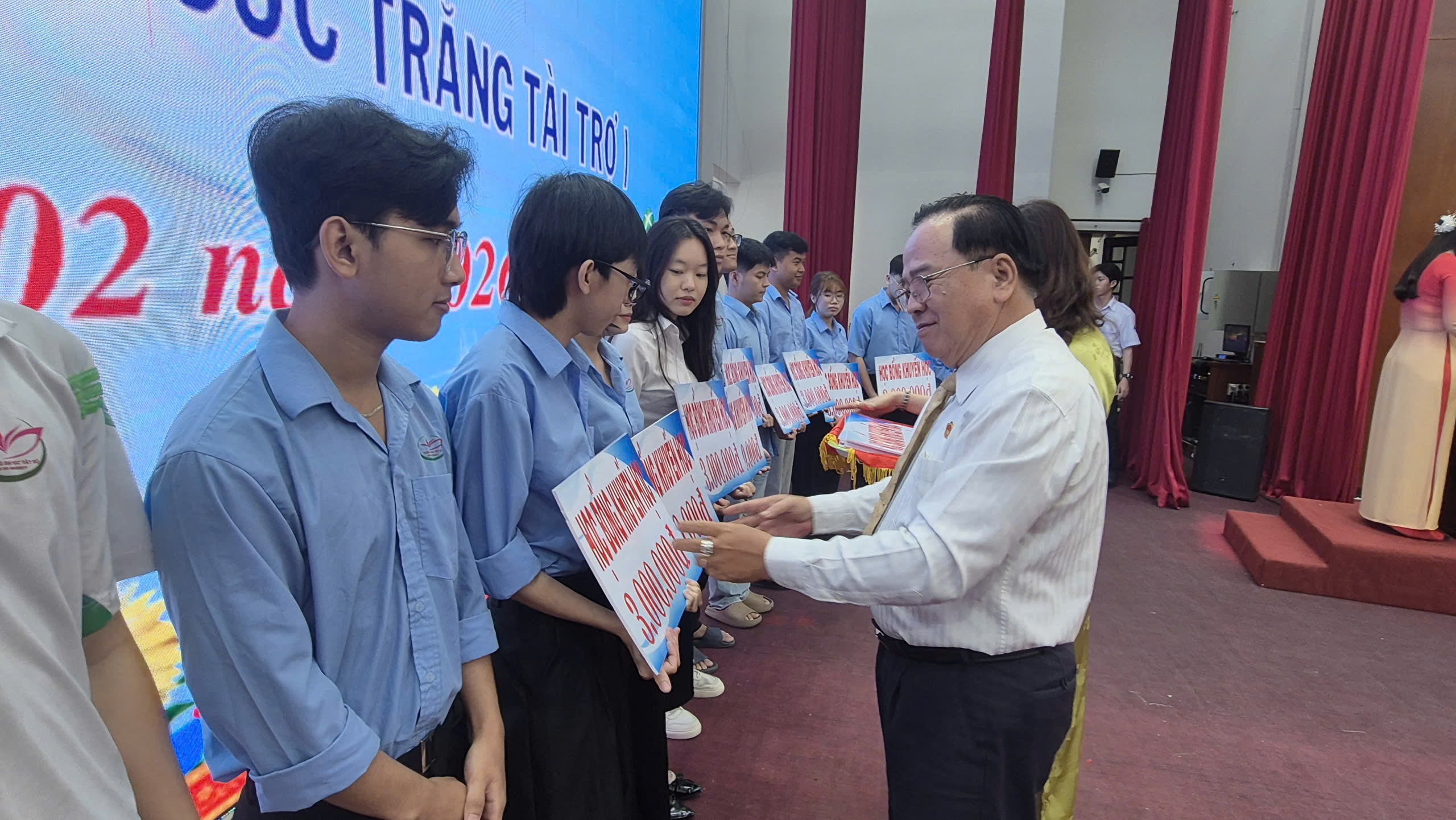 Công ty Xổ số Sóc Trăng nộp ngân sách trên 2.321 tỉ đồng - Ảnh 8.