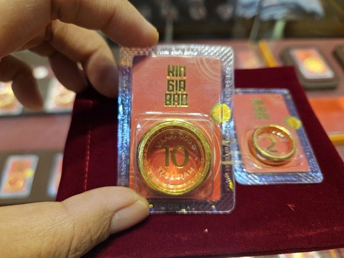 Sáng 10-2, giá vàng miếng SJC cao hơn thế giới 22 triệu đồng/lượng - Ảnh 1.