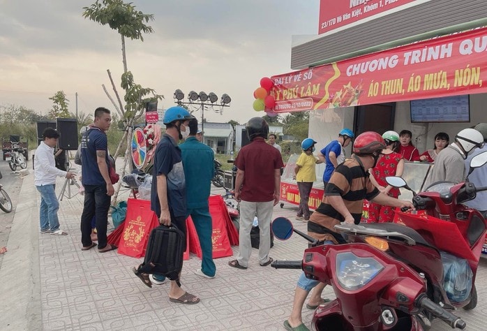 Xổ số miền Nam 2026: Đại lý Bảy Phú Lâm truy tìm người trúng độc đắc 28 tỉ Đồng - Ảnh 3.