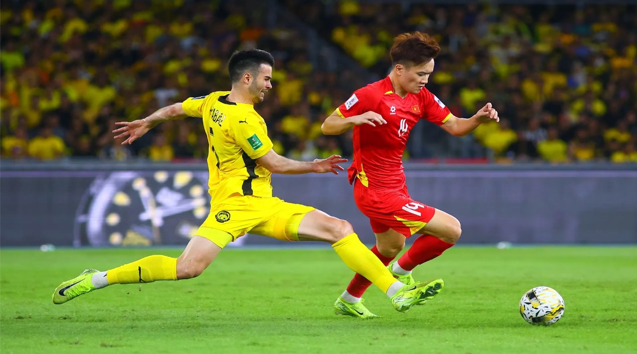 Tổng thư ký Liên đoàn Bóng đá châu Á cho biết FIFA thông báo rằng cơ quan này điều tra cả 7 cầu thủ ngay sau trận Malaysia gặp Việt Nam. (Nguồn: Stadium Astro)