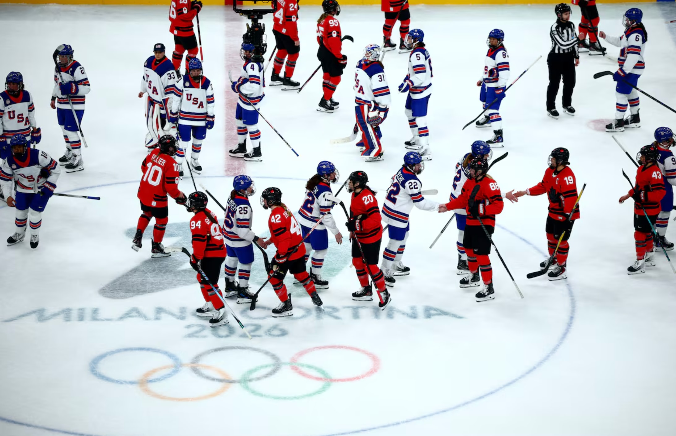 Mỹ chiến thắng áp đảo 5-0 Canada ở vòng bảng nữ. (Nguồn: Reuters)