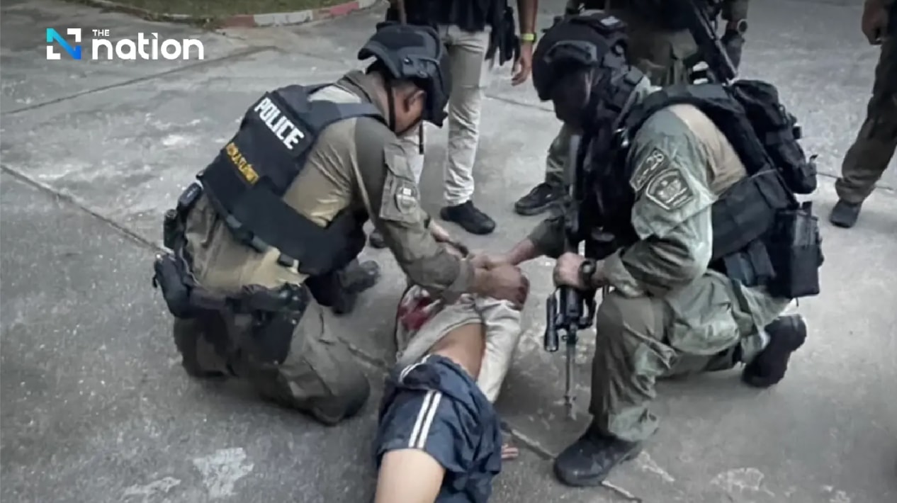 Lực lượng cảnh sát khống chế thành công kẻ nổ súng. (Nguồn: The Nation)