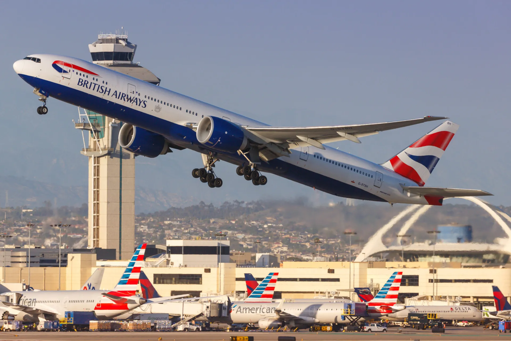 Anh: Hành khách tặng kẹo chứa chất gây nghiện, 3 tiếp viên nhập viện - 1