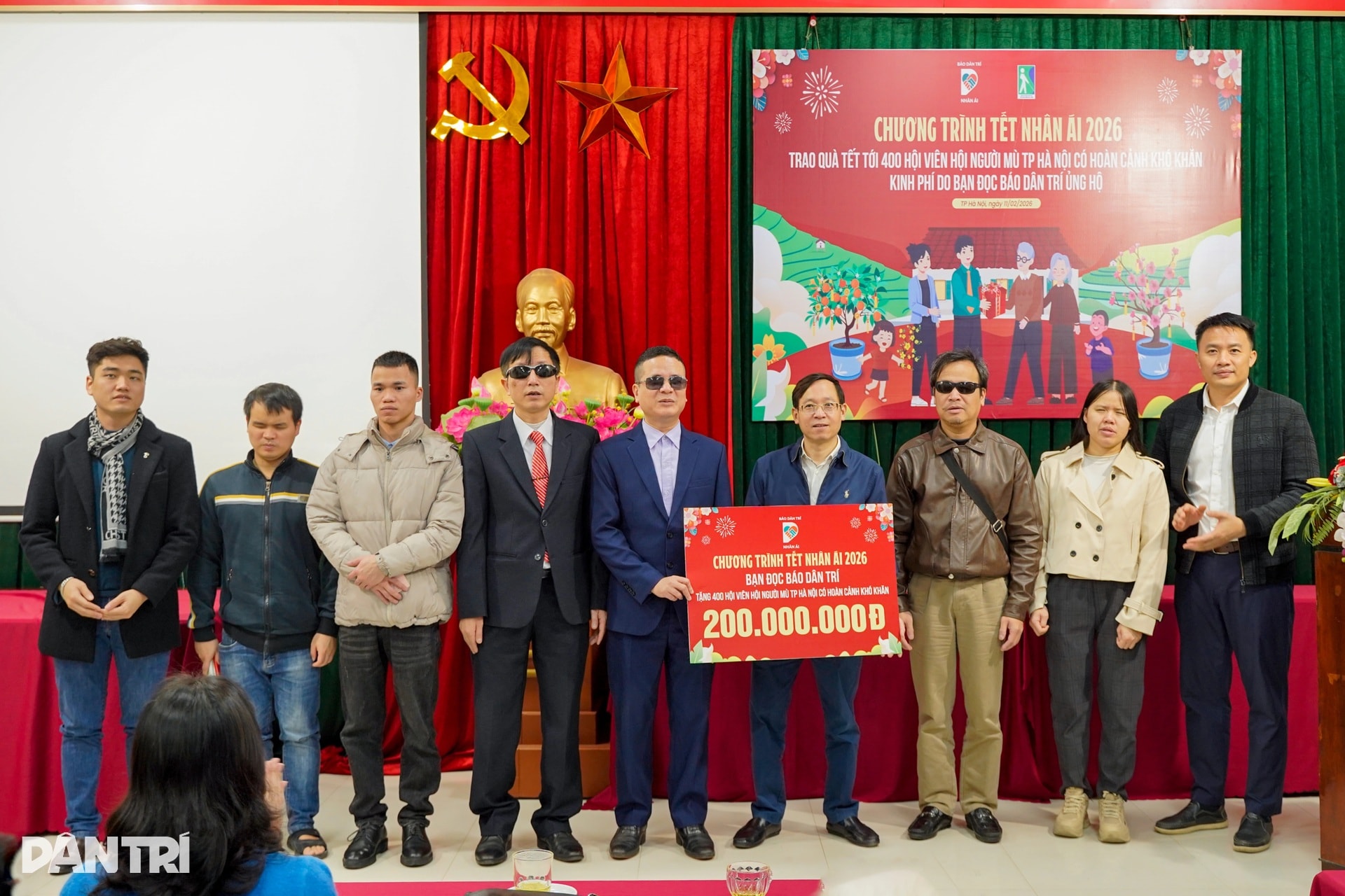 Mang Tết ấm đến với người khiếm thị Hà Nội - 1