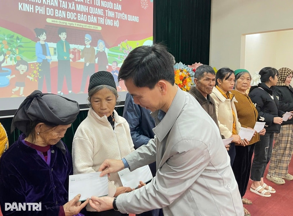 Trao 400 suất quà Tết Nhân ái tới người nghèo tỉnh Tuyên Quang - 2