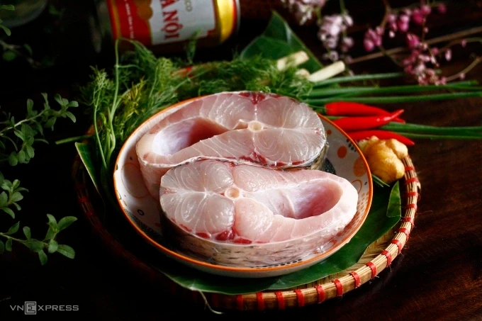 Cá hấp bia có trộn lẫn nhiều gia vị khác, nếu lên nồng độ cồn cũng rất ít. Ảnh: Bùi Thủy