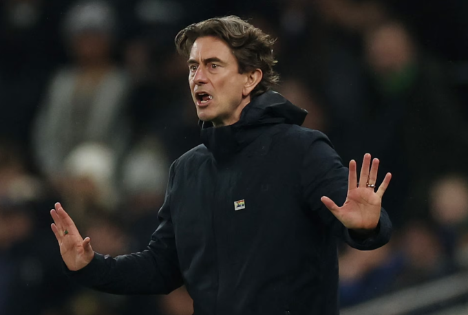 HLV Thomas Frank chỉ đạo trong trận Tottenham thua Newcastle 1-2 ở vòng 26 Ngoại hạng Anh trên sân Tottenham Hotspur, London, Anh ngày 10/2/2026. Ảnh: Reuters