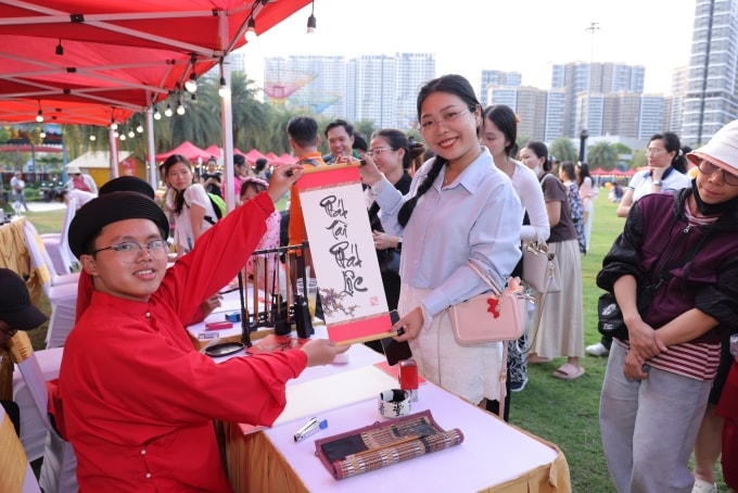 Cư dân Vinhomes Grand Park đón Tết sớm trong sự kiện Xuân khởi sắc - Tết an vui. Ảnh:Vinhomes