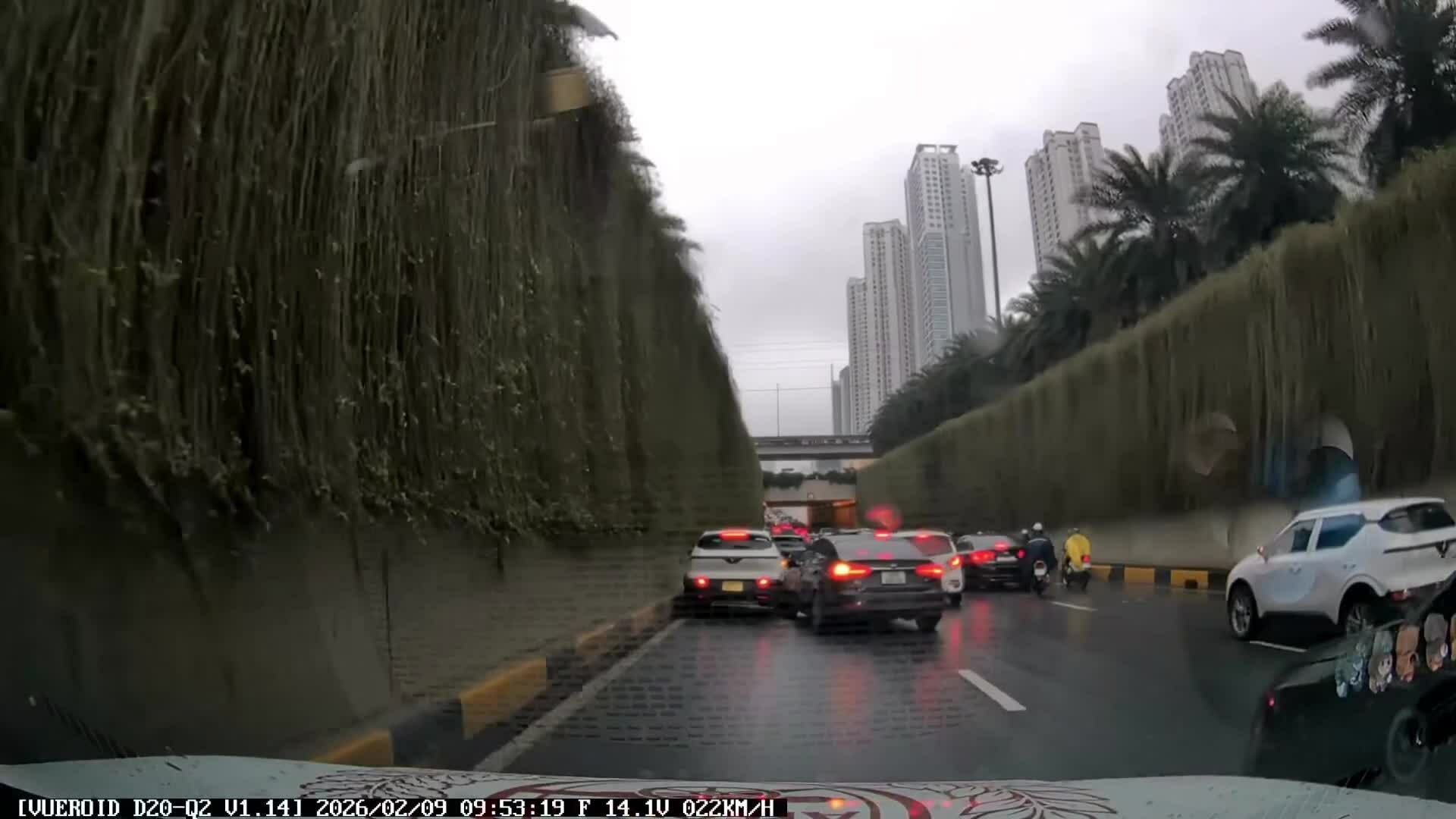 Chuyển làn gây va chạm - xe nào sai?