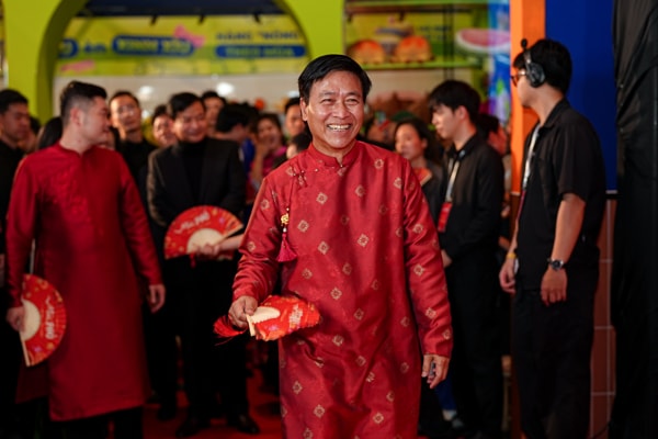 NSND Thu Hà và dàn sao Việt nô nức đi xem phim Tết của Xuân Hinh- Ảnh 3. NSND Thu Hà và dàn sao Việt nô nức đi xem phim Tết của Xuân Hinh- Ảnh 3.