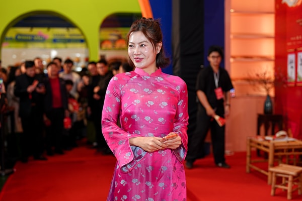 NSND Thu Hà và dàn sao Việt nô nức đi xem phim Tết của Xuân Hinh- Ảnh 10. NSND Thu Hà và dàn sao Việt nô nức đi xem phim Tết của Xuân Hinh- Ảnh 10.