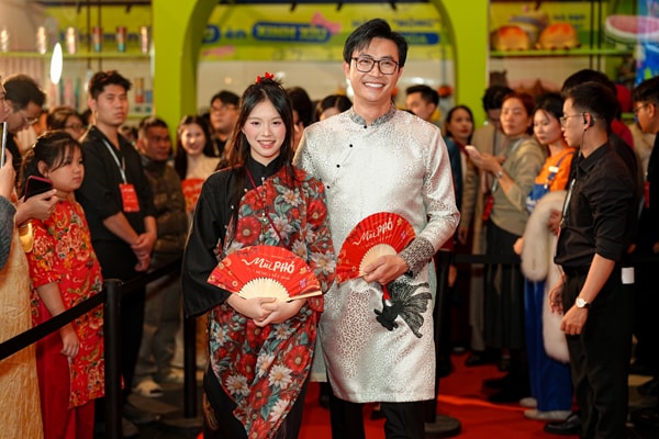 NSND Thu Hà và dàn sao Việt nô nức đi xem phim Tết của Xuân Hinh- Ảnh 11. NSND Thu Hà và dàn sao Việt nô nức đi xem phim Tết của Xuân Hinh- Ảnh 11.