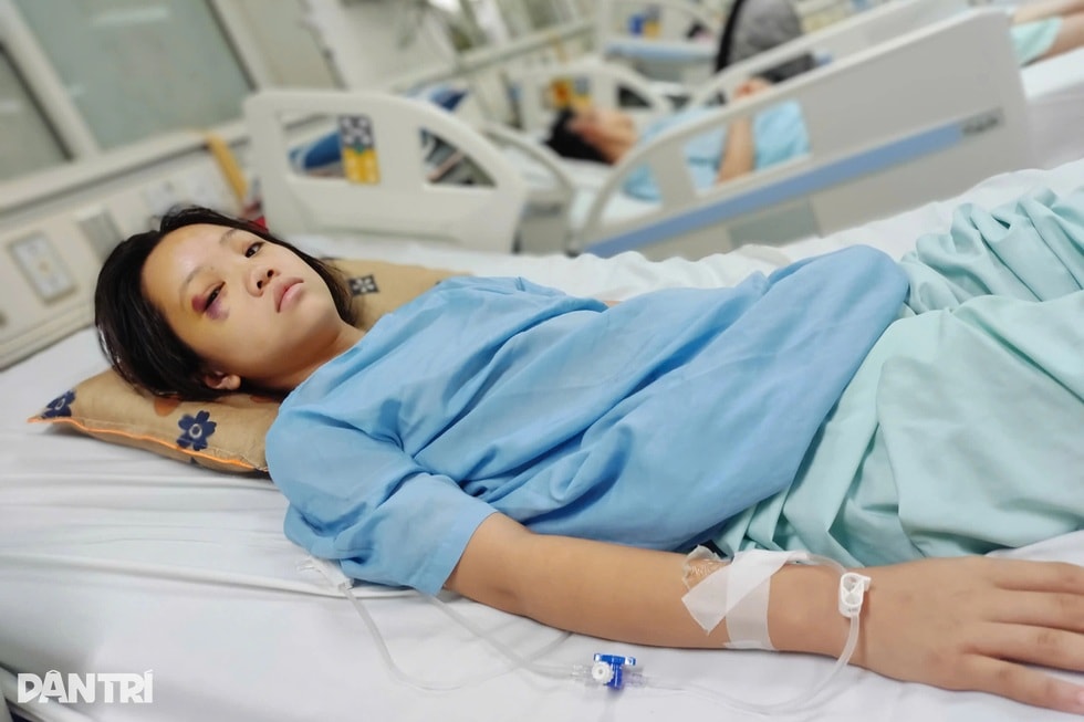 Mùa xuân rạng rỡ trong nụ cười bé gái 12 tuổi sau tai nạn đa chấn thương - 2