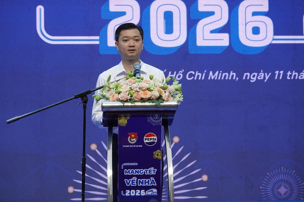 Nghẹn ngào chuyến xe về quê ăn Tết của nữ lao động nghèo mong ngày đoàn tụ - 9 Nghẹn ngào chuyến xe về quê ăn Tết của nữ lao động nghèo mong ngày đoàn tụ - 9