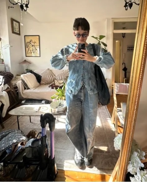 Santos khoe không gian sống mượn tạm của cô ở bên kia đại dương.