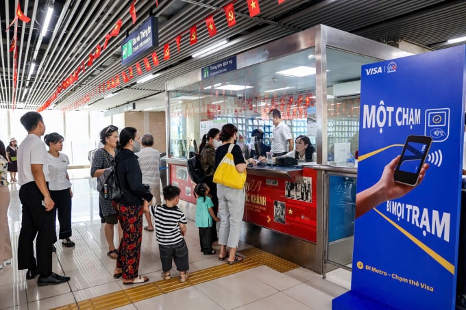 Hà Nội miễn phí xe buýt, tàu điện dịp Tết Nguyên đán. Ảnh: Metro Hà Nội
