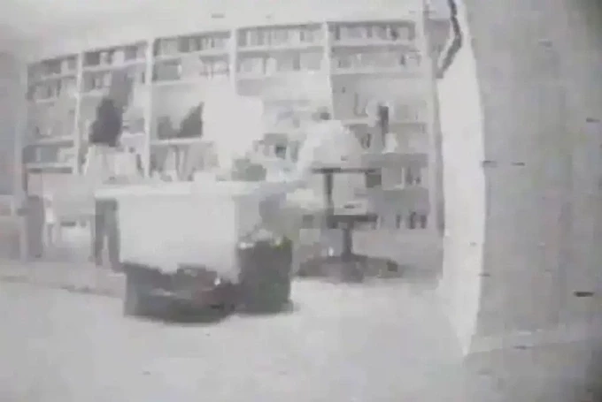 Hình ảnh trích xuất camera từ phòng làm việc của Epstein tại nhà ở Palm Beach. Ảnh: Channel 4