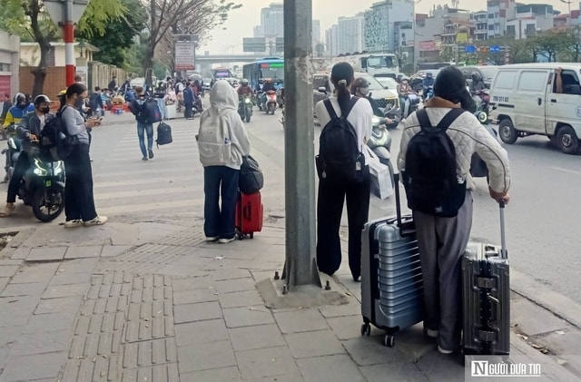 Tết xa nhà: Khi ví tiền quyết định chuyến về quê- Ảnh 1.