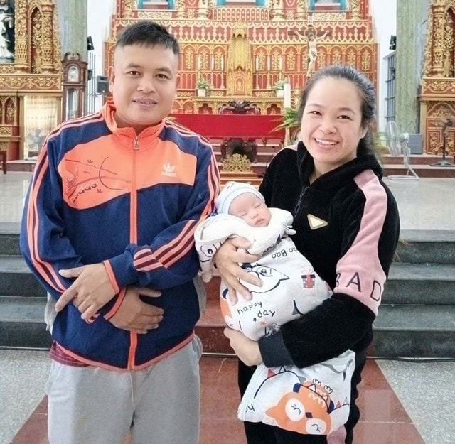 Mùa xuân đầu tiên trọn vẹn của cặp vợ chồng gần một thập kỷ mong con- Ảnh 3. Mùa xuân đầu tiên trọn vẹn của cặp vợ chồng gần một thập kỷ mong con- Ảnh 3.