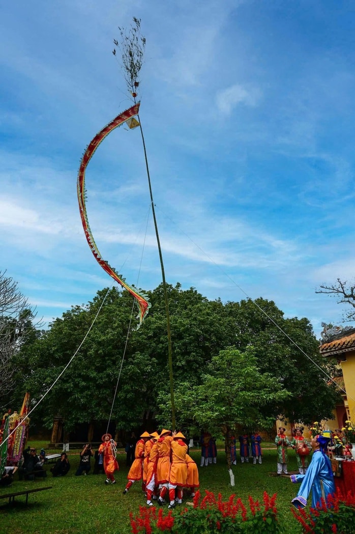 SÔI ĐỘNG MÙA LỄ HỘI: Du xuân xứ Nghệ - Ảnh 1.