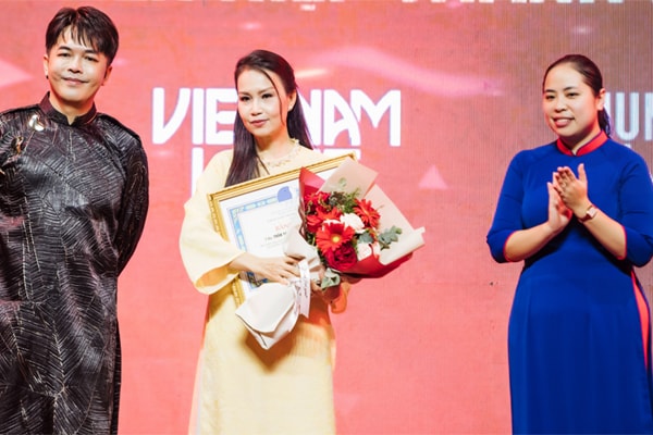 Cẩm Ly bất ngờ nhận tin vui ở tuổi trung niên- Ảnh 1.