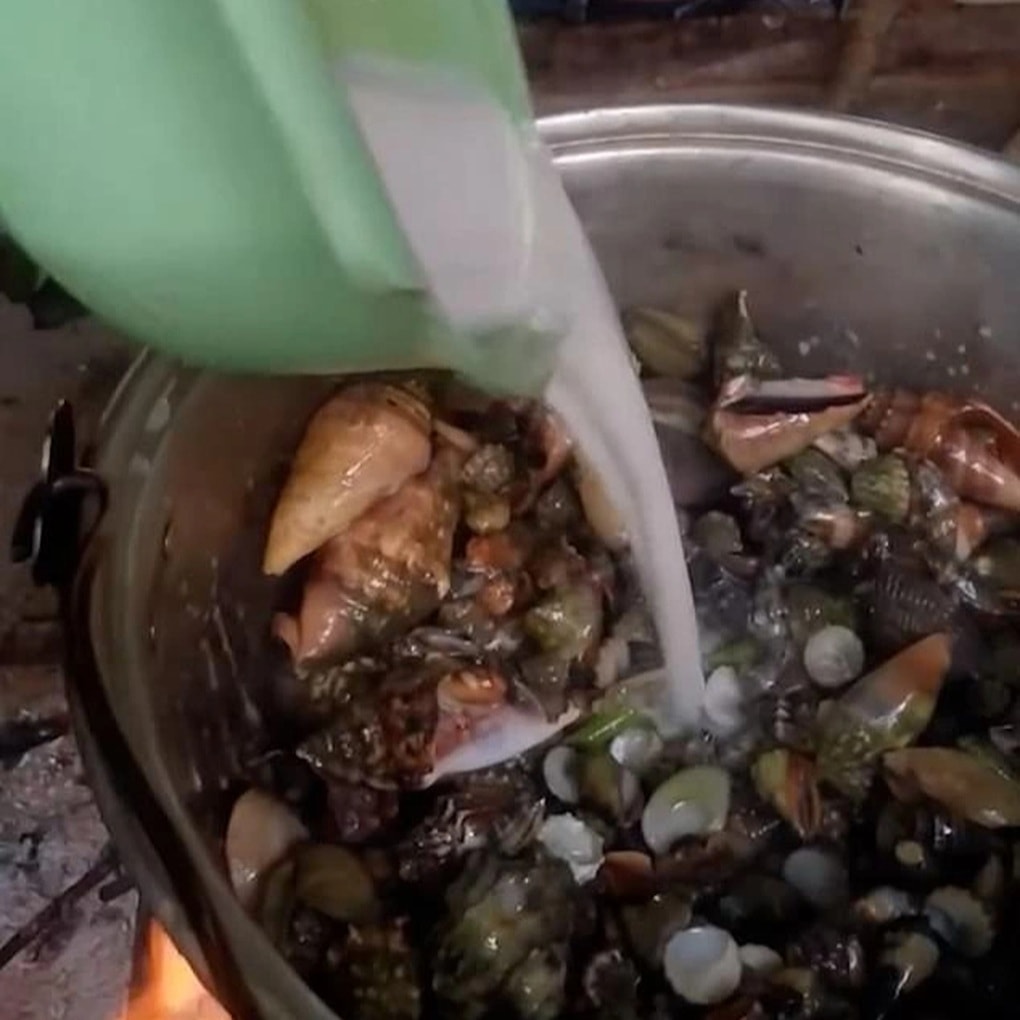 Ăn cua quỷ chứa độc tố cực mạnh để quay video, người phụ nữ tử vong - 1 Ăn cua quỷ chứa độc tố cực mạnh để quay video, người phụ nữ tử vong - 1