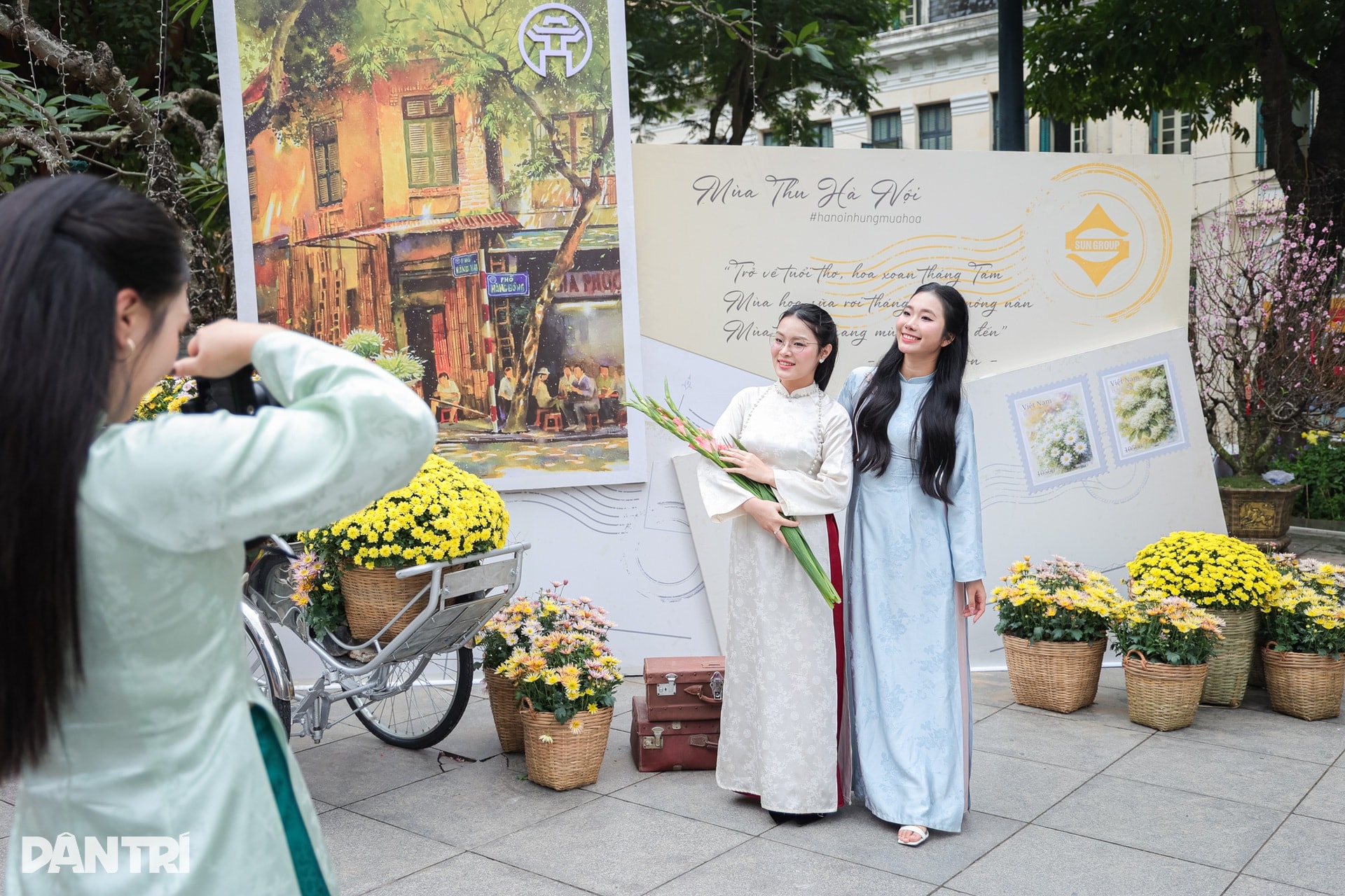 Du khách choáng ngợp không gian xuân Hà Nội - 6