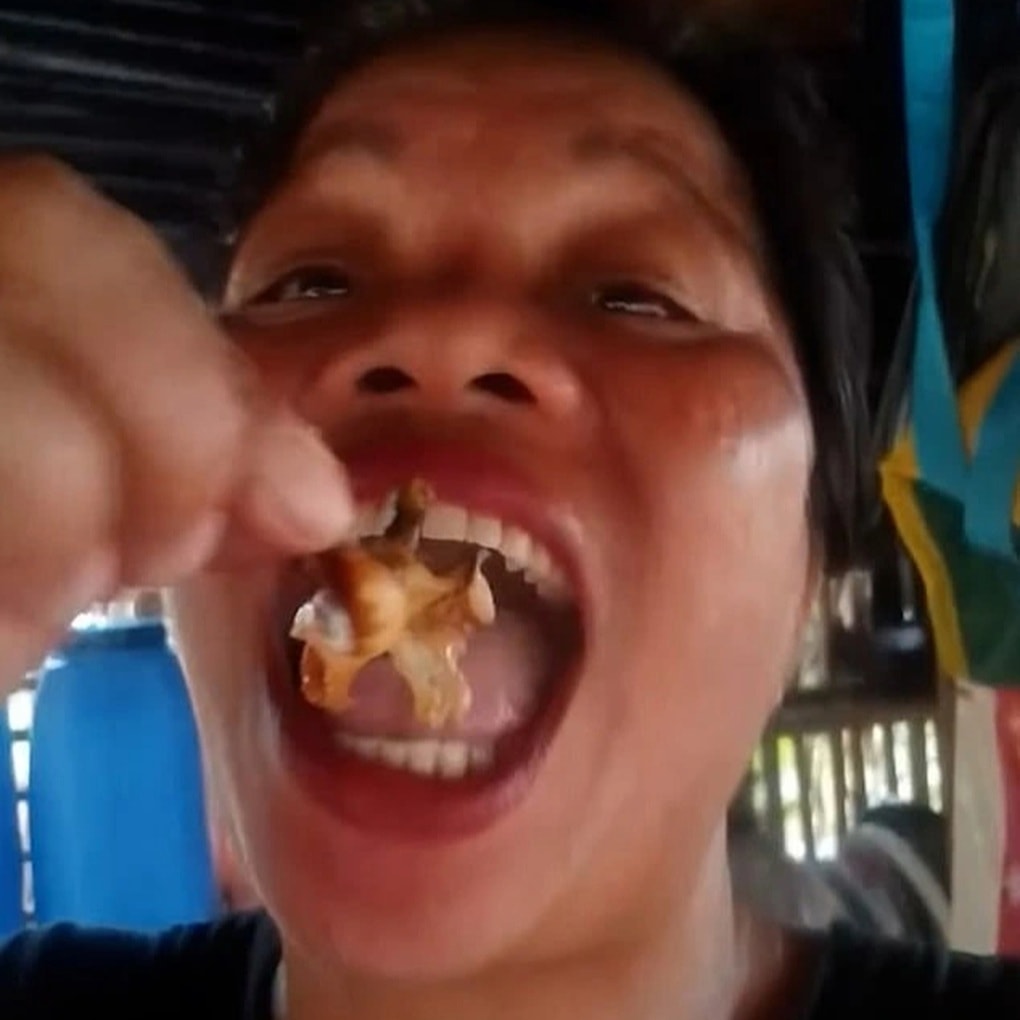 Ăn cua quỷ chứa độc tố cực mạnh để quay video, người phụ nữ tử vong - 2 Ăn cua quỷ chứa độc tố cực mạnh để quay video, người phụ nữ tử vong - 2