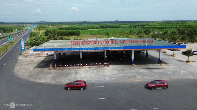 Cửa hàng xăng dầu tại trạm dừng nghỉ Km 41+100 trên cao tốc Long Thành - Dầu Giây đóng cửa, ngày 4/2. Ảnh: Phước Tuấn