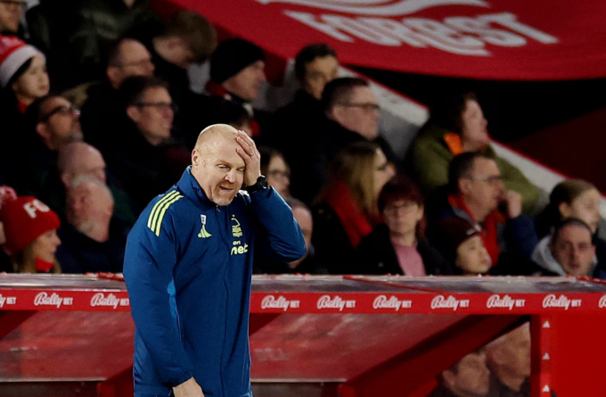 HLV Sean Dyche phản ứng trong trận Nottingham Forest hòa Wolves 0-0 ở vòng 26 Ngoại hạng Anh trên sân City Ground, Nottingham, Anh ngày 11/2/2026. Ảnh: Reuters